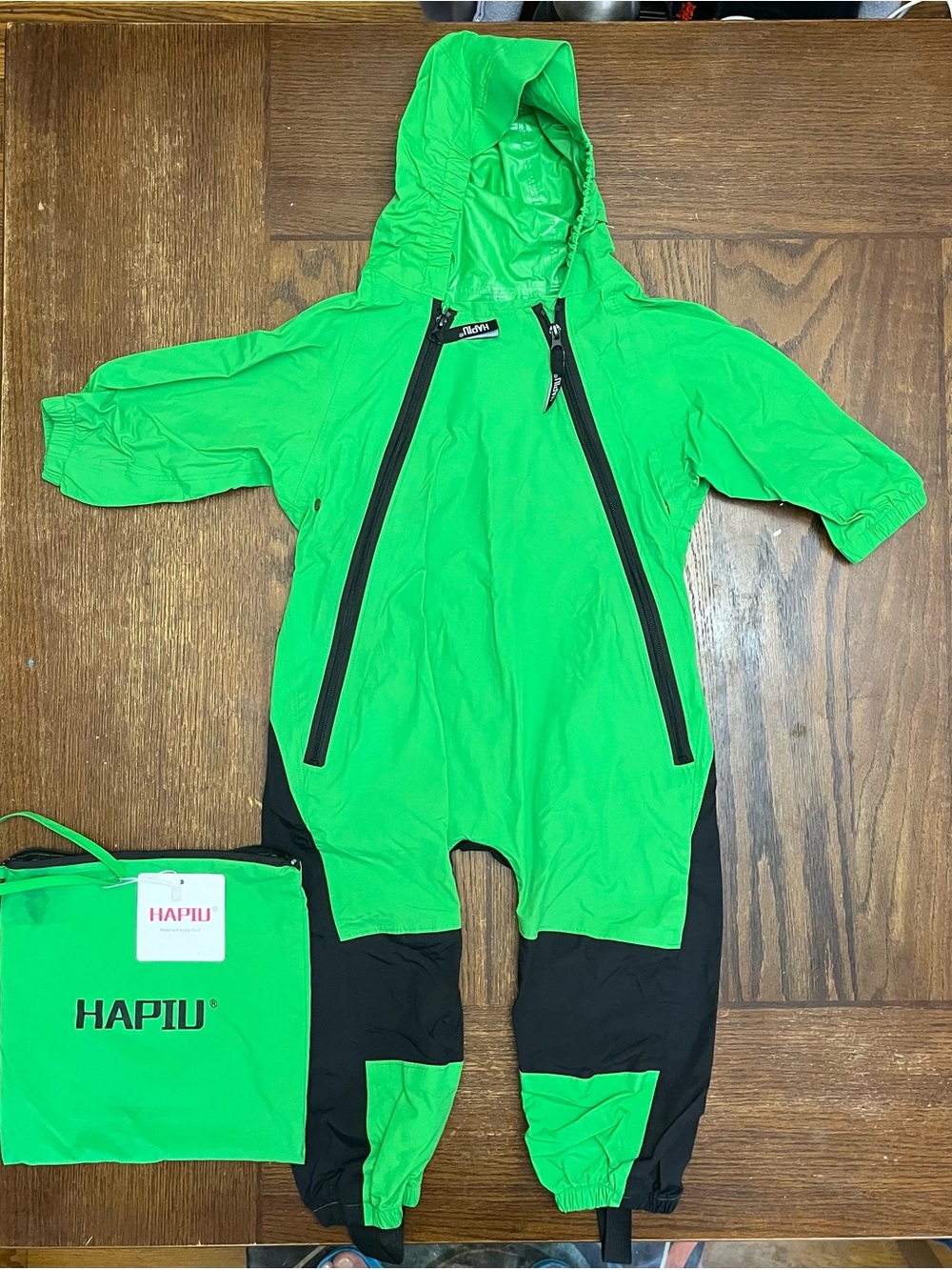 Hapiu Children’s Full Raincoat with storage bag size 2T bright green NEW